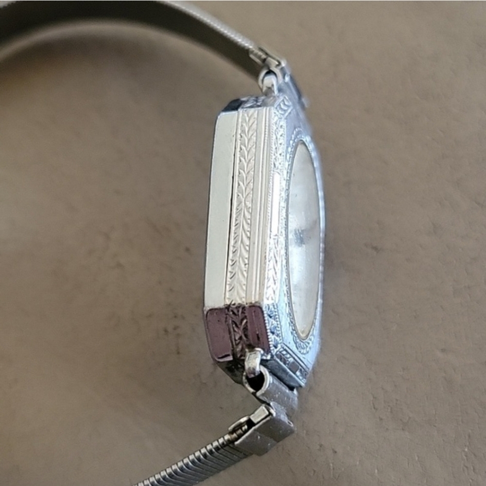 Ladies‎ Bulova Watch 1920 vintage - Picture 5 of 6